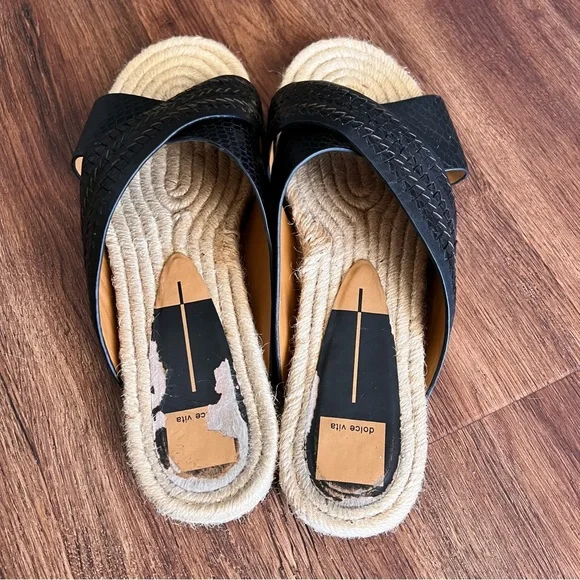 Black Dolce Vita Slides - 11 - EUC - Picture 2 of 6